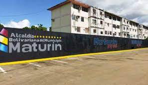 Retiran más de 200 toneladas de basura del mercado nuevo de Maturín.