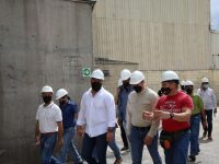 Ministro de Industrias y gobernador Luna supervisaron instalaciones de VenVidrio