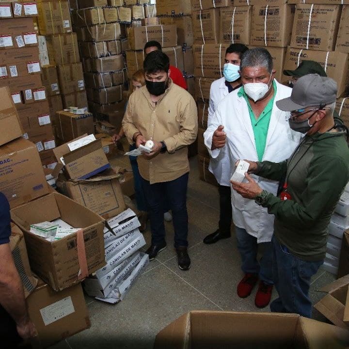 Encuentran medicamentos e instrumental quirúrgico vencidos y en mal estado en el HUMNT.