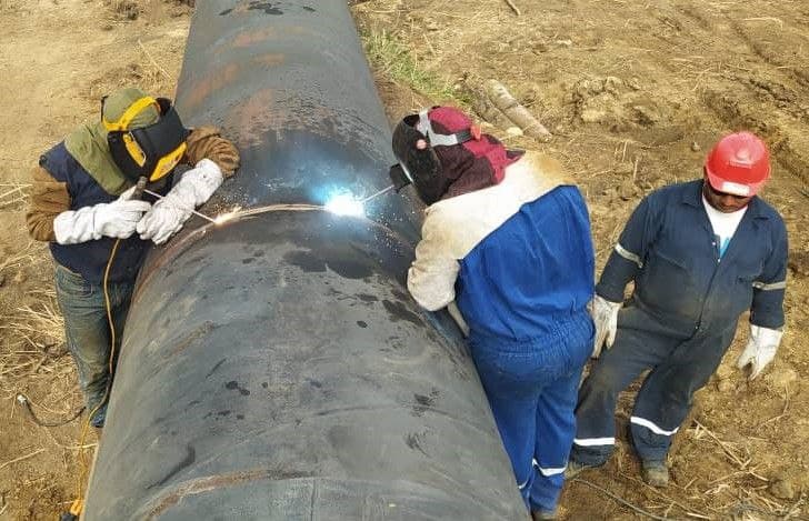 Gobernación repara fugas de agua en Los Bajos de El Tejero.