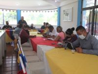 Cuerpos de seguridad sostienen reunión con productores de Cedeño.