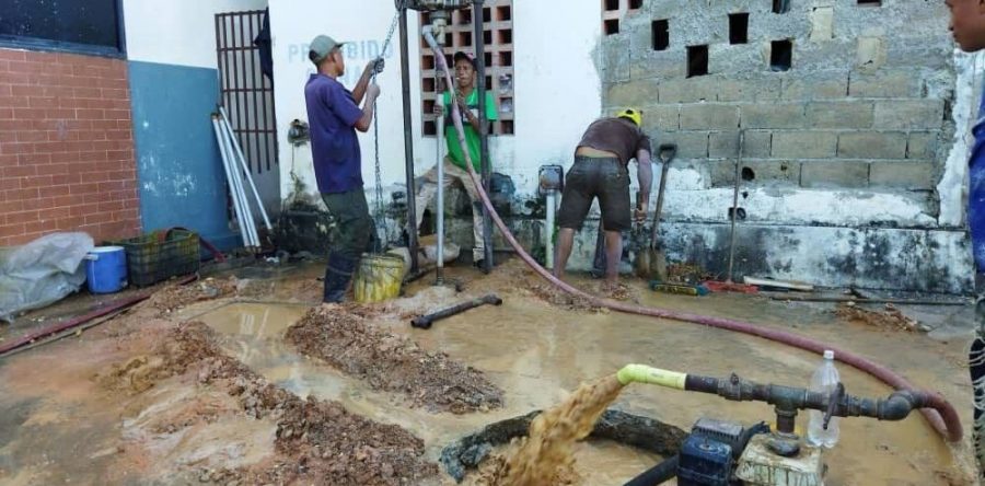 Alcaldesa Ana Fuentes fortalece servicio de agua en mercado municipal de Maturín.