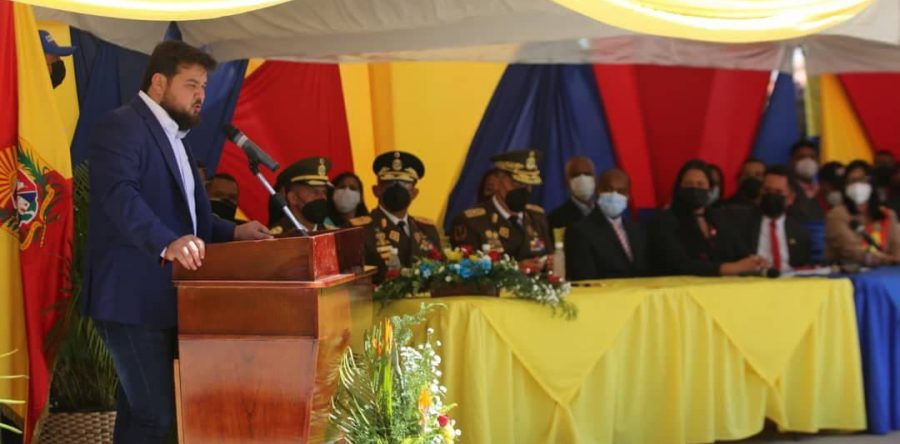 Ernesto Luna: Los jóvenes debemos asumir nuestro deber para con la patria.