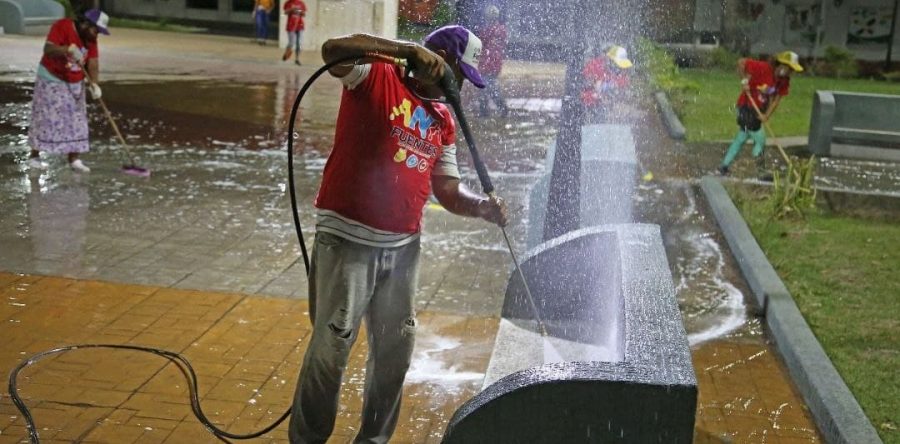 Avanza plan de desmalezamiento, jardinería e hidratación de plazas en Maturín.