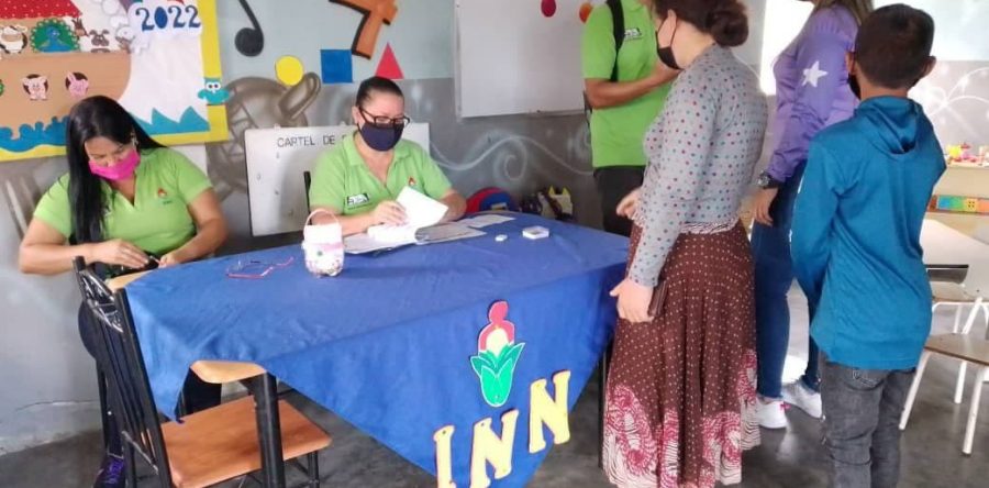 Gobernación de Monagas atiende a familias vulnerables de Costo Arriba.