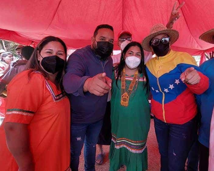 Alcalde Monteverde y ministra Clara Vidal visitaron comunidad kariña en Cedeño.