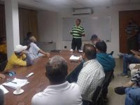 Taxistas ajustarán precios de su servicio con tarifas solidarias.