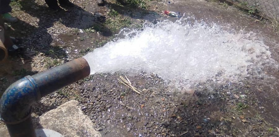 Reactivan el suministro de agua a 5 mil familias en Barrio Bolívar.
