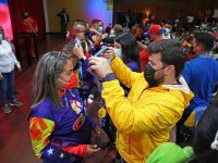 Gobernador Ernesto Luna entrega reconocimientos a los héroes y heroínas del CLAP.