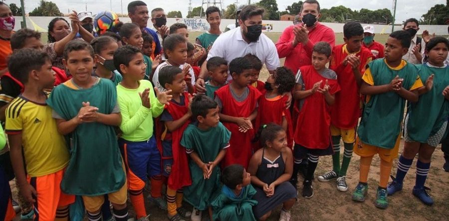 Gobernación y Alcaldía de Zamora reinauguran estadio Los Evangélicos.