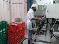 Gobernador Ernesto Luna reactivó planta embotelladora de agua mineral El Turpial.