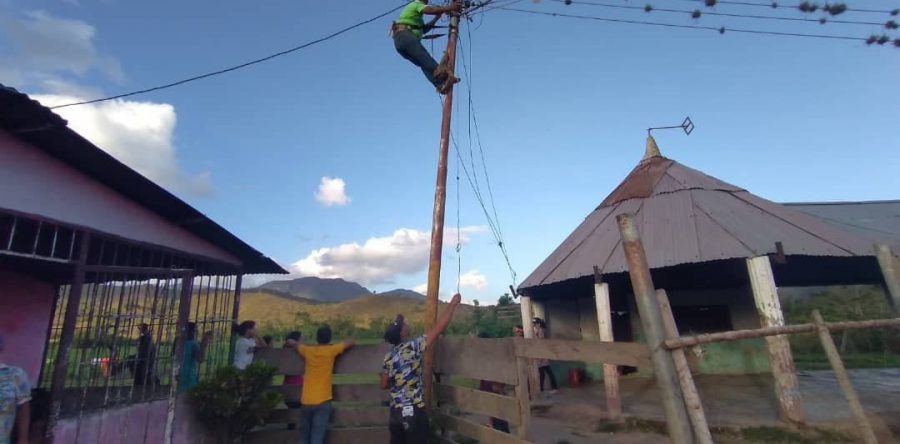 Recuperan alumbrado público en La Morita del municipio Cedeño.