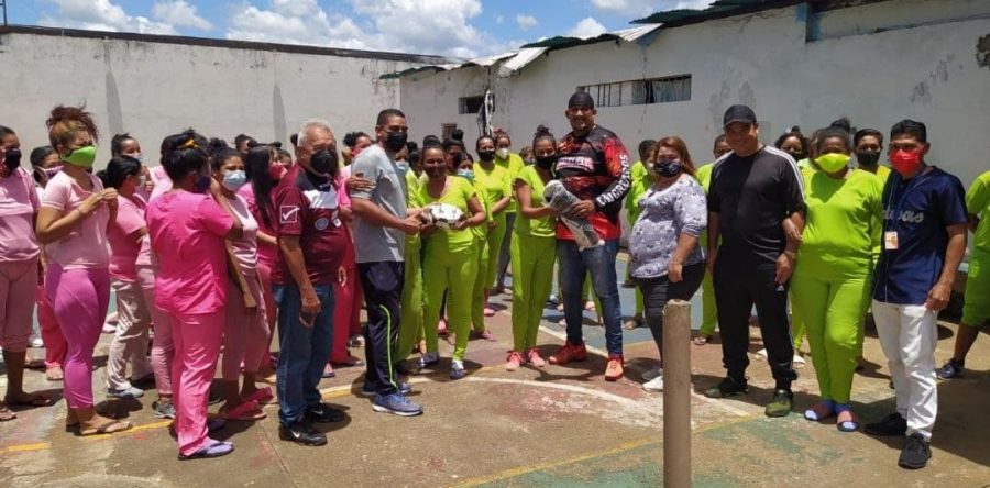 Reinauguran cancha deportiva en el Centro Penitenciario de Oriente.