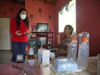 Ana Fuentes asume caso de salud de joven madre en sector La Esperanza.