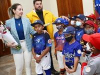 Peloteros de Criollitos de Venezuela agradecen apoyo del gobierno regional.