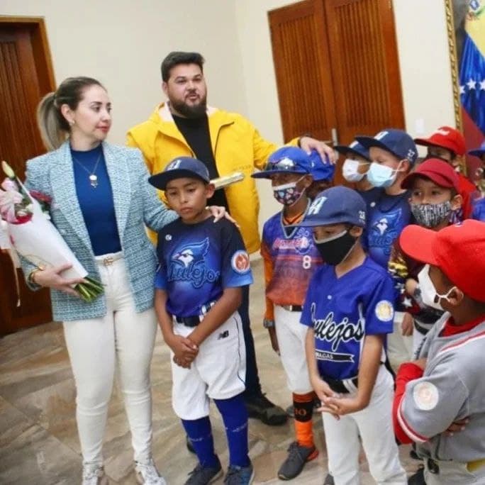 Peloteros de Criollitos de Venezuela agradecen apoyo del gobierno regional.