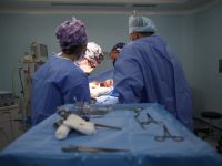 Cirugías pediátricas destacan en balance trimestral del Quirófano Central del HUMNT.