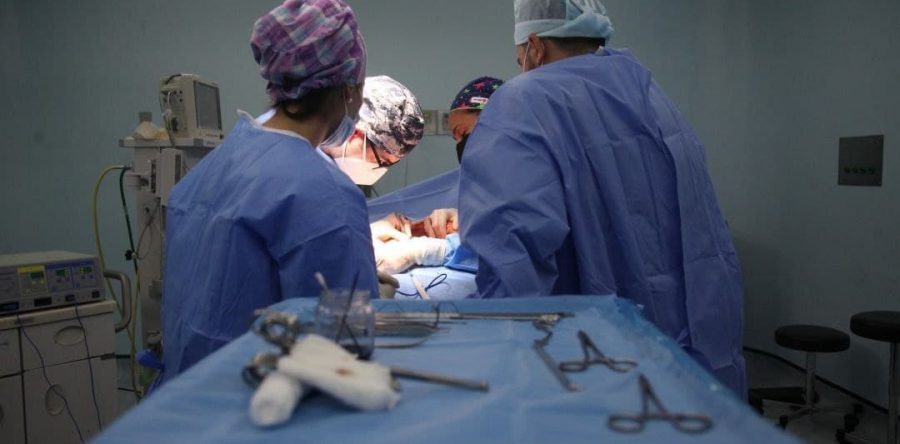 Cirugías pediátricas destacan en balance trimestral del Quirófano Central del HUMNT.