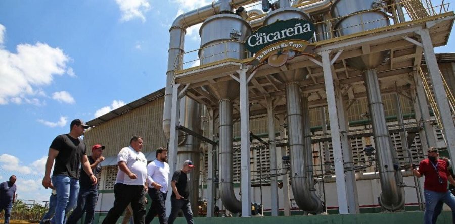 Gobernador Ernesto Luna inspeccionó La Tomatera de Caicara.