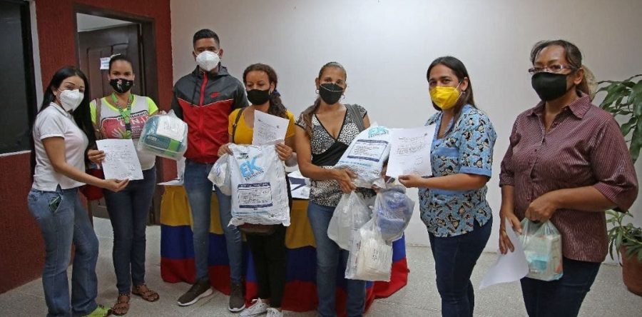 Alcaldesa Ana Fuentes materializa 140 ayudas en casos de salud.