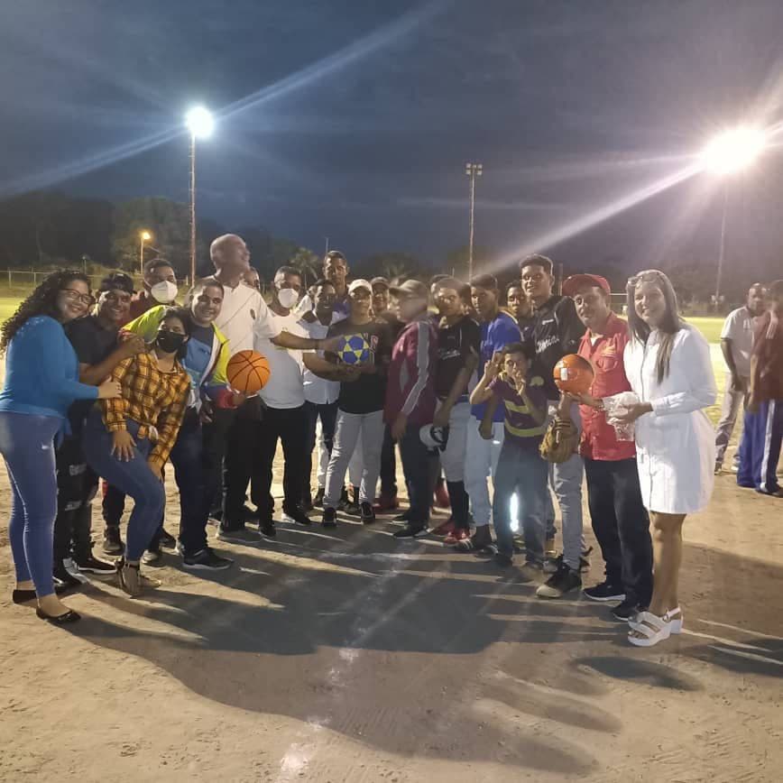 Gobernación reinaugura estadio de usos múltiples en Caripito.