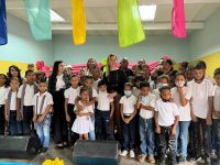 Celebran primer encuentro artístico entre casas de niños.