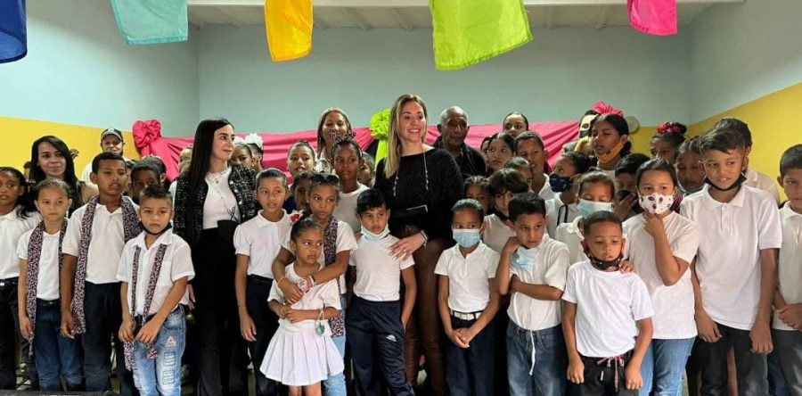 Celebran primer encuentro artístico entre casas de niños.