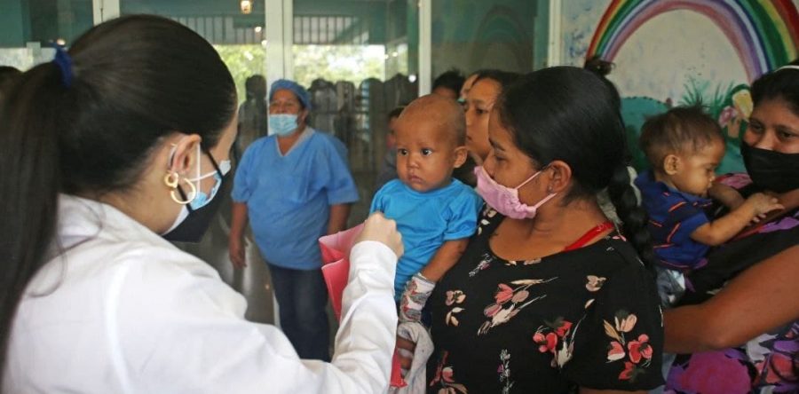 Fundación El Niño Simón lleva alegría al Centro Rayito de Luz.