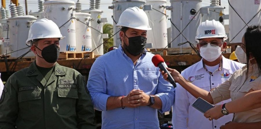 Trabajadores de Corpoelec reciben dotación de uniformes.