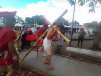 Ruta del Viacrucis Cultural recorrió comunidades de San Simón y La Cruz.