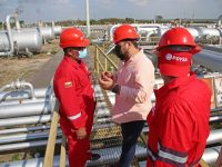 Gobernador Ernesto Luna visitó plantas gasíferas de Monagas.