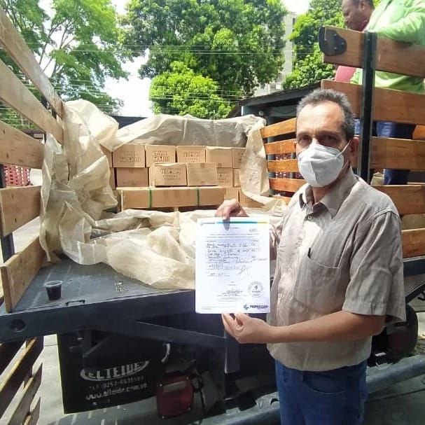 Más de 30 bombas de agua entregó el gobernador Ernesto Luna a los alcaldes de Monagas.