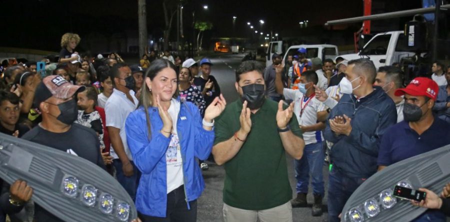 Iluminaron de punta a punta avenida Raúl Leoni de Maturín.