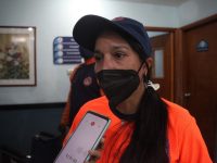 Alcaldía brinda atención a las dos damas afectadas por caída de árbol en el centro de Maturín.