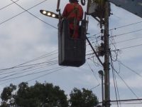 Gobernación y Alcaldía instalan 61 luminarias en el casco central de La Pica.