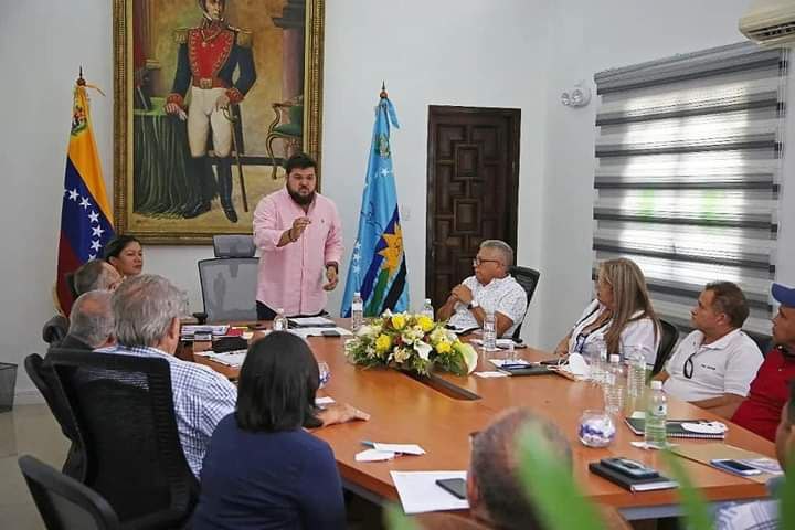 Ernesto Luna y Cámara de Comercio dinamizarán economía local del estado.