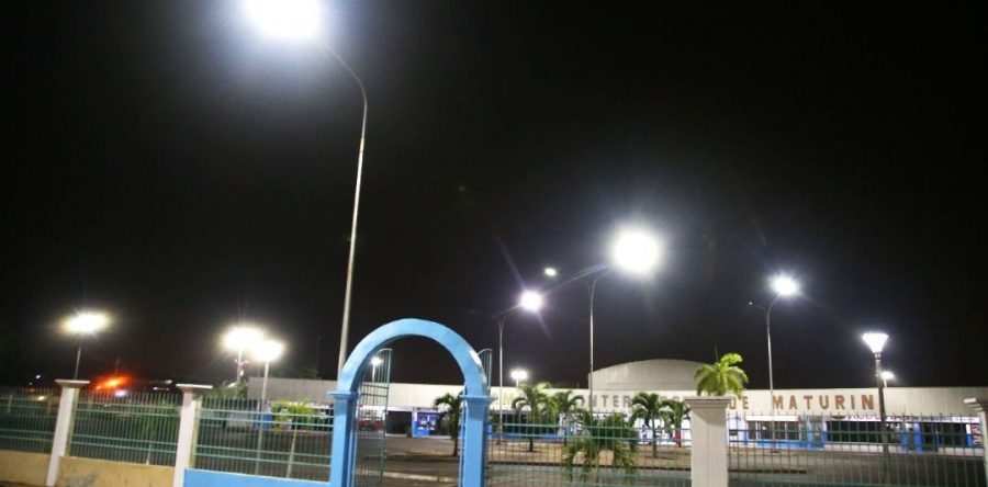 Alcaldesa Ana Fuentes consolida alumbrado en las áreas externas del Terminal de Maturín.