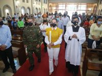 Sorenelly de Luna asiste a eucaristía por el aniversario de la Catedral de Maturín.