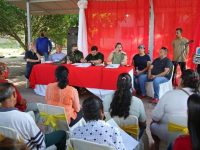 Ernesto Luna y Ana Fuentes invitan a registrarse en la página Emprender Juntos.