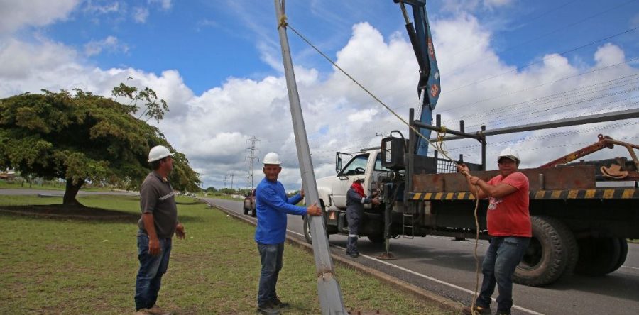 Arranca segunda fase de alumbrado en avenida principal de la Zona Industrial de Maturín.