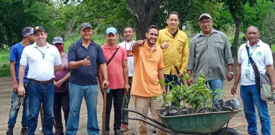 Corpoturismo siembra 70 plantas en el Parque Las Garzas del municipio Ezequiel Zamora
