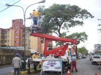 Alcaldesa Ana Fuentes ilumina la avenida Luis del Valle García de Maturín.