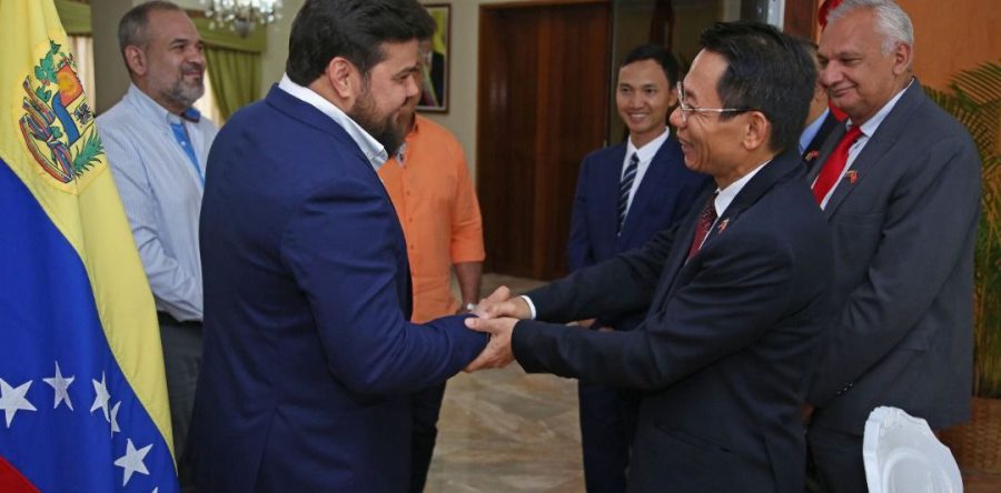 Gobernador Ernesto Luna sostuvo encuentro comercial con embajador de Vietnam.
