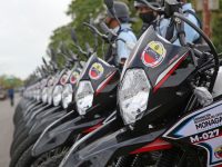 Gobernador Ernesto Luna entregó 150 nuevas motocicletas para fortalecer Cuadrantes de Paz.