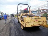 Colocan 60 toneladas de asfalto en la avenida principal de La Floresta en Maturín.