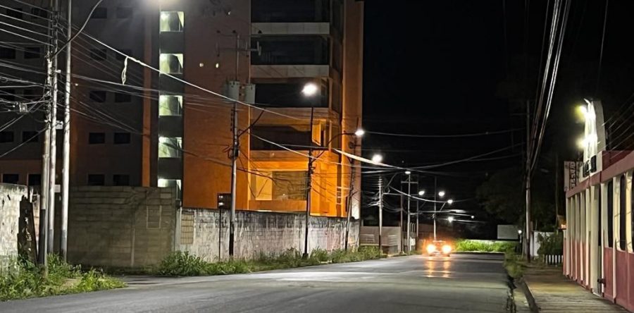 Alcaldesa Ana Fuentes ilumina calles del sector Juanico en Maturín.