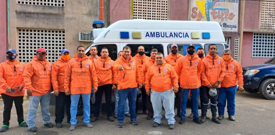 En Sotillo recuperan ambulancia y dotan de chaquetas a funcionarios de Protección Civil.