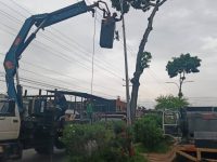 Alcaldía de Maturín repara de inmediato poste en Los Guaritos IV.