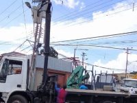 Instalan transformador para atender comercios en sector La Manga de Maturín.