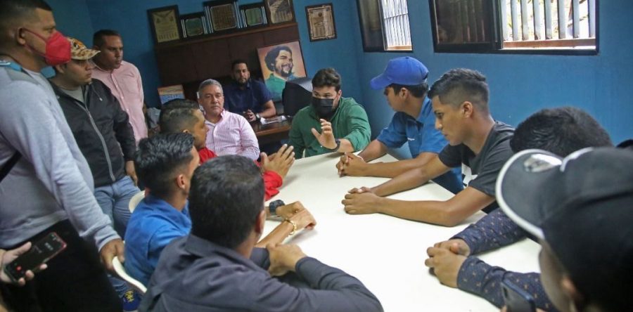 Gobernador Ernesto Luna atenderá prioridades de la Universidad Simón Rodríguez.